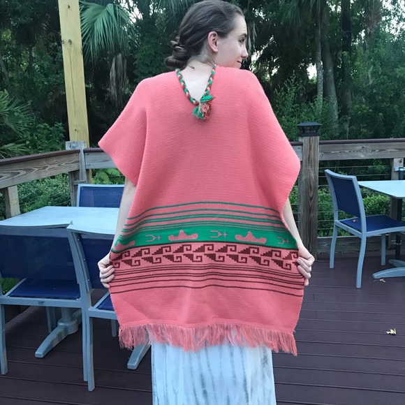 Beautiful Poncho - Picture 4 of 8